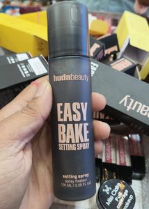 Huda Beauty Easy Bake Setting Spray