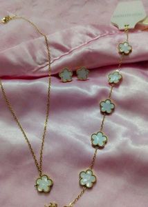 Flower Pendant Necklace & Earrings Set