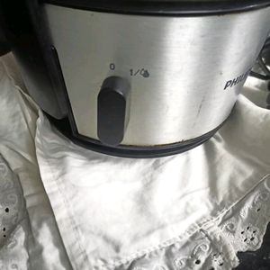 Philips Viva Collection 700W Fruit Veg Juicer