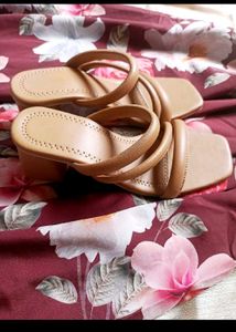 Chic Strappy Square Toe Heeled Sandals