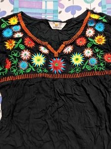 ❗️Free Delivery ❗️Beautiful Embroidery Top🖤