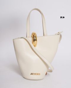 JACQUEMUS LE BANBOLA MOYEN BAG
