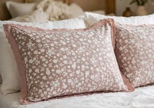 1Pair each Floral Pillow Covers