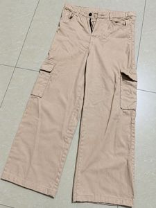 Women’s beige Cargo Jeans – High Waist