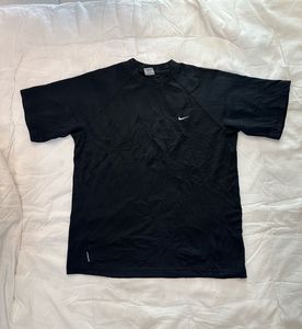 Nike downshoulder Black T-Shirt