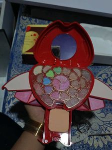 New 4 in 1 Make-up Palette