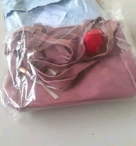 Brand New** Handbag 👜 For Classy Women