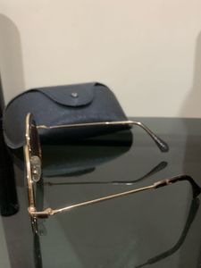 Stylish Round Sunglasses with Leopard Print Accent