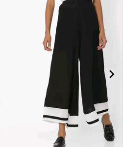 Chic Wide-Leg Pants with Contrast Hem