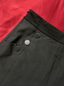 Stylish Black Button Detail Shorts