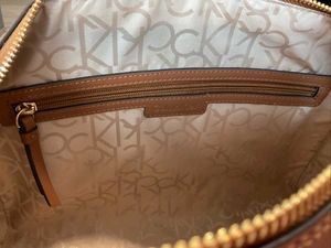 Chic Calvin Klein Handbag 🖤