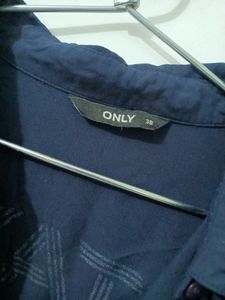 It's A beautiful Shirt N Very Easy To Wear