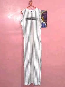 Kook N Keech Monochrome Slit Top!