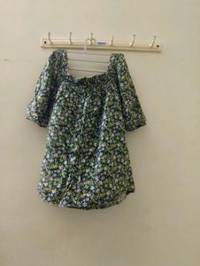 Chic Floral Print Off-Shoulder Top