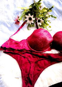 Victoria's Secret Biofit Lace Bra with thong👍