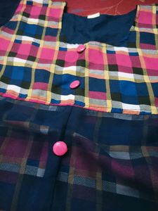 Women Kurthi In Checks Model Size -L💙💓