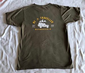 "Be A Traveller" Graphic T-Shirt