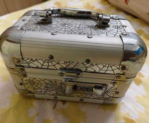Jewellery box