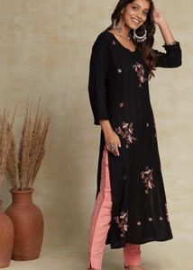 Floral Embroidered Thread Work Kurta