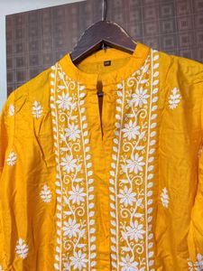 Chikankari Short Kurta 💛