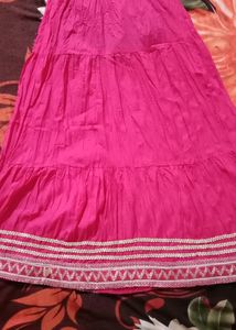 Beautiful Rose Skirt... Size 28