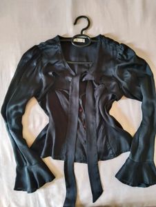 Pretty Black Bow Ribbon blouse