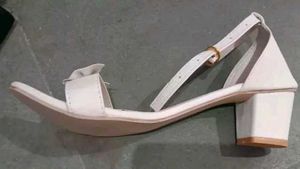 Elegant White Heels with Floral Detail