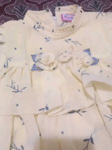 top and jeans capri