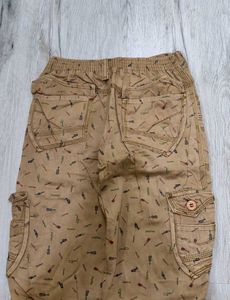sc9926 Sabrin cargo jeans waist 22-24 inches
