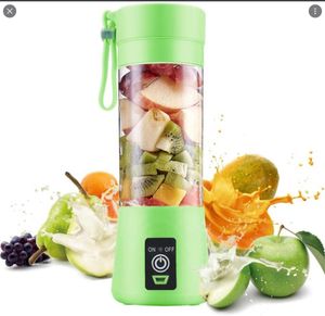 portable and rechargeable battery juice blender