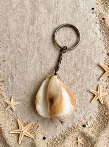 🐚✨ PERSONALIZED INITIAL SEASHELL KEYCHAIN – GOLD