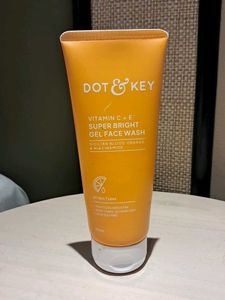 Dot & Key Vitamin C+E Super Bright Gel Face Wash