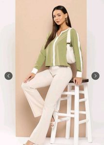 Stylish Green &amp; White Colorblock Top