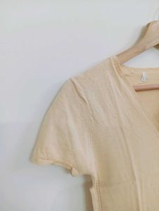Women's Short Sleeve V-Neck Top
