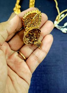 Geru Exquisite Gold-Tone Necklace &amp; Earring Set