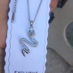 Aesthetic Anti tranish Snake Pendant Necklace