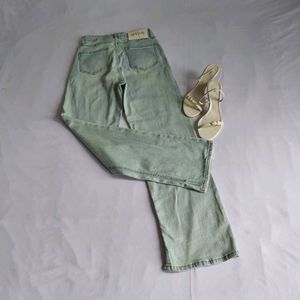 Light Wash Wide Leg Jeans 🐞⚘️