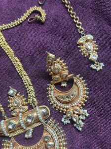 2gram gold &amp; kundan &amp; geru  polish &amp; a