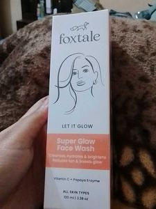 Foxtale Super Glow Face Wash