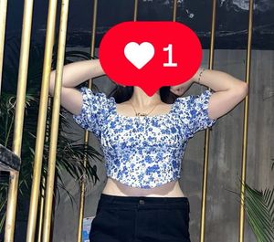Blue printed  Floral Puff Sleeve Crop Top 💙