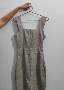 Elegant Plaid Bodycon Dress with Square Neckline