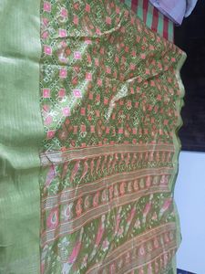Beautiful Saree With Unstitched Blouse Piece