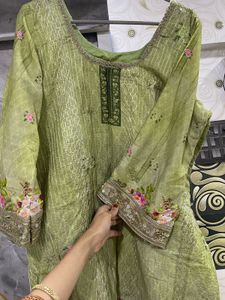 Elegant Floral Print Kurta Set