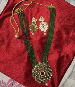 Elegant Kundan &amp; Emerald Necklace Set