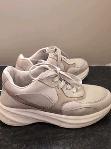 Casual Beige Sneakers