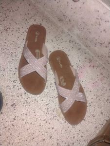 Zudio Pink Embellished Sandals