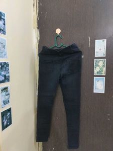 Black High-Waisted Skinny Jeans