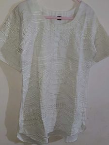 Elegant White Embroidered Kurta