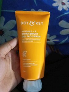 Dot & Key Vitamin C+E Super Bright Gel Face Wash