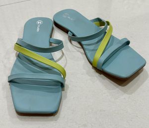 Stylish Blue &amp; Yellow Strap Sandals